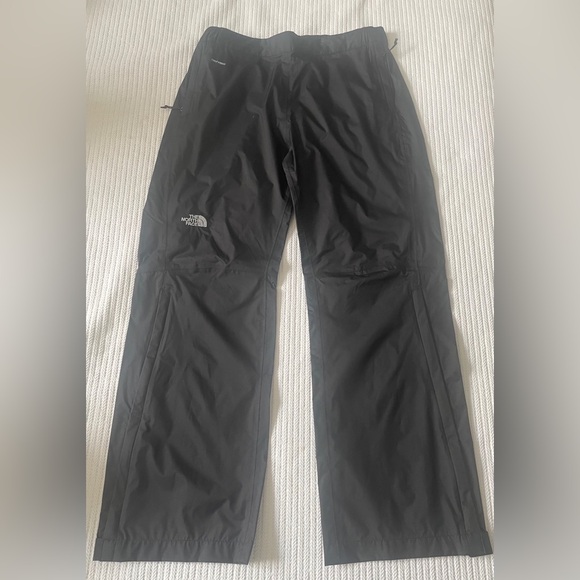 Pants - The North Face women’s black rain pants size large short